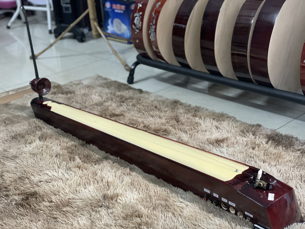 Đàn bầu LM149 lắp sẵn âm ly và loa trong đàn